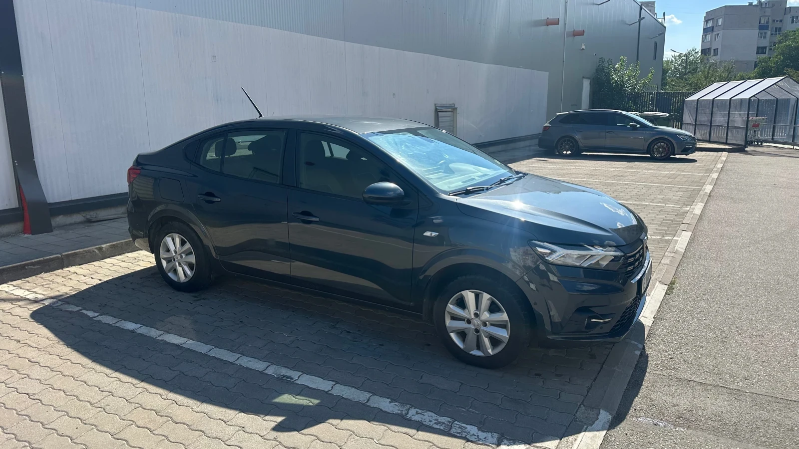 Dacia Logan, снимка 8 - Автомобили и джипове - 55535696