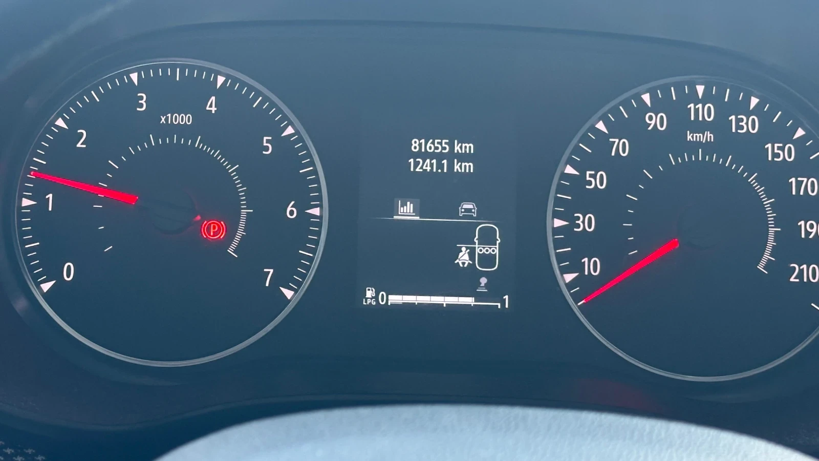 Dacia Logan, снимка 13 - Автомобили и джипове - 55535696