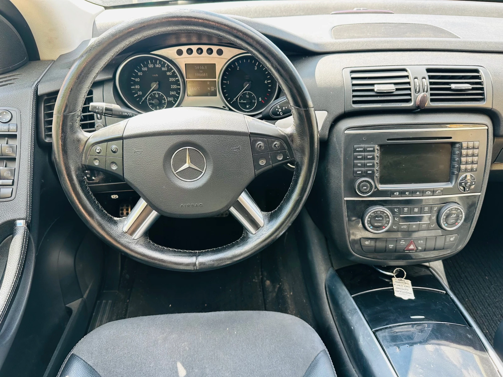 Mercedes-Benz R 320 3.2 CDI 4Matic, снимка 11 - Автомобили и джипове - 56208871