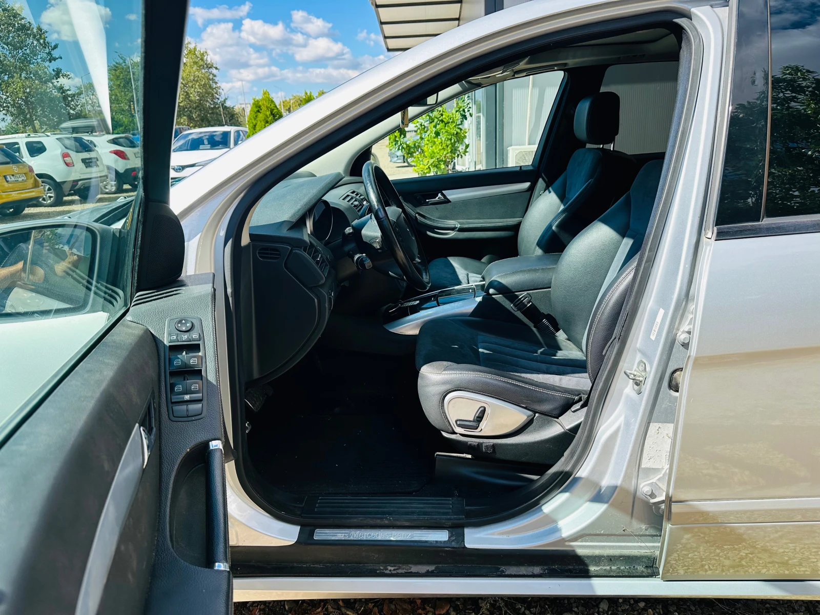 Mercedes-Benz R 320 3.2 CDI 4Matic, снимка 9 - Автомобили и джипове - 56208871