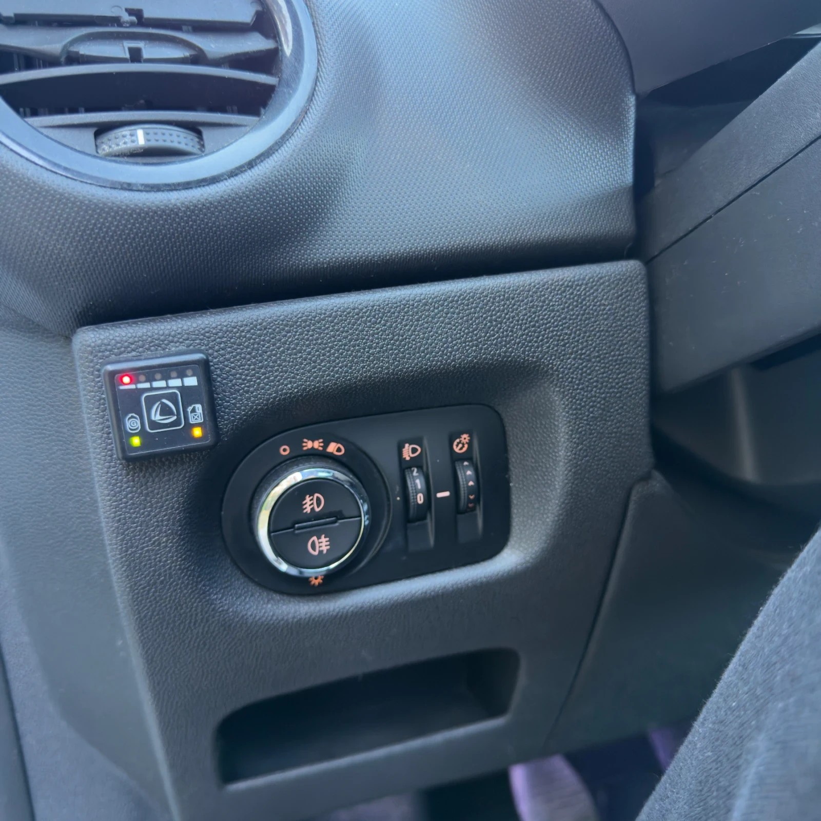 Opel Corsa, снимка 15 - Автомобили и джипове - 56636821