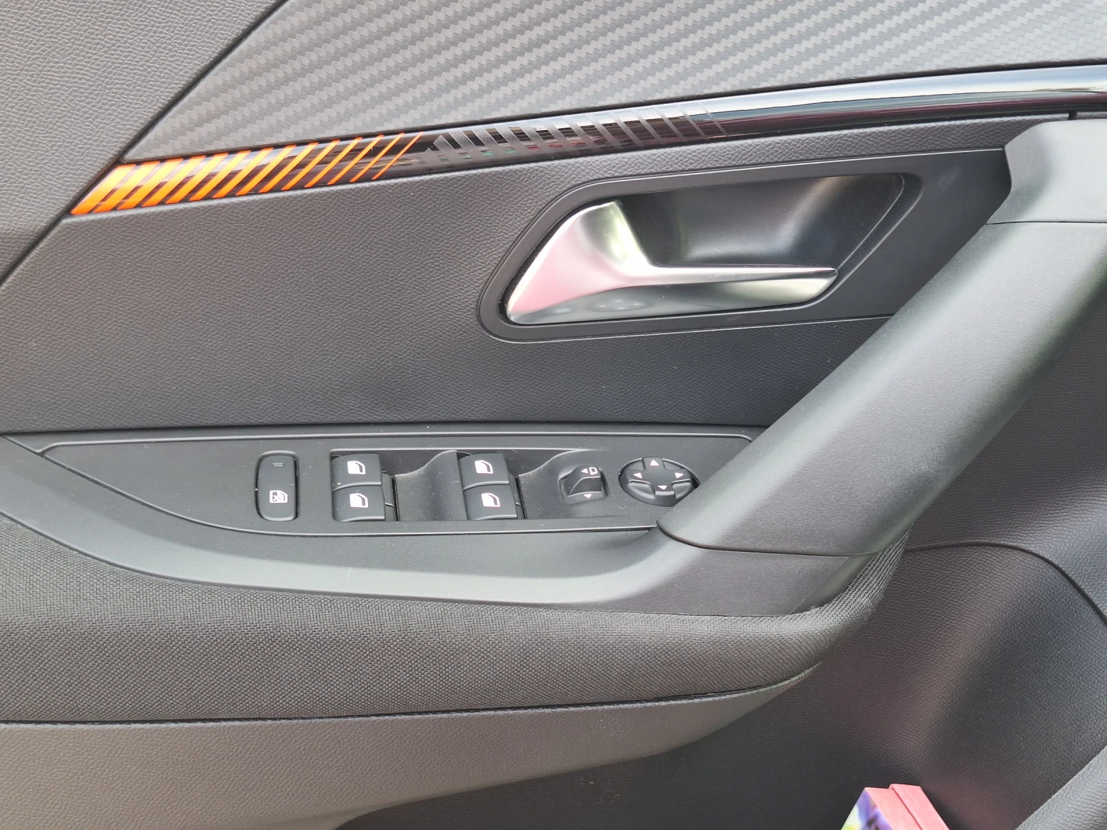 Peugeot 2008, снимка 8 - Автомобили и джипове - 56721122