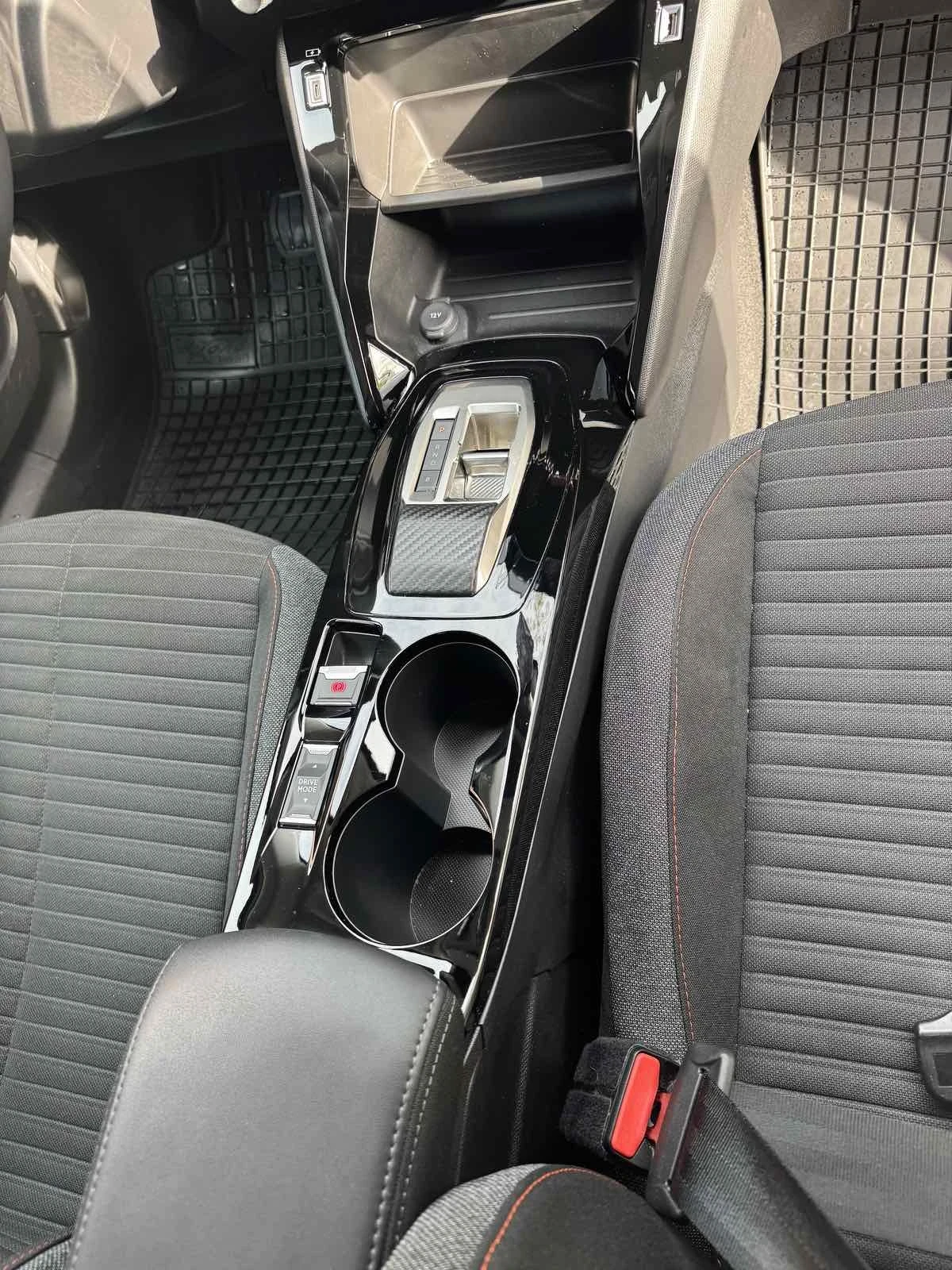 Peugeot 2008, снимка 6 - Автомобили и джипове - 56721122