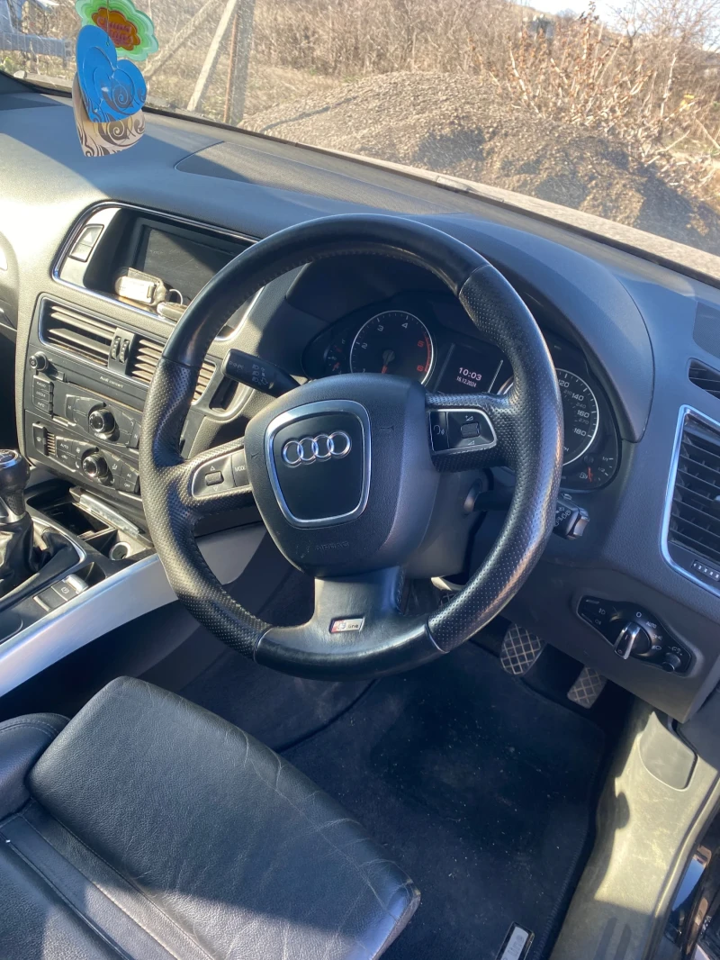 Audi Q5 2.0тди, снимка 12 - Автомобили и джипове - 48370070