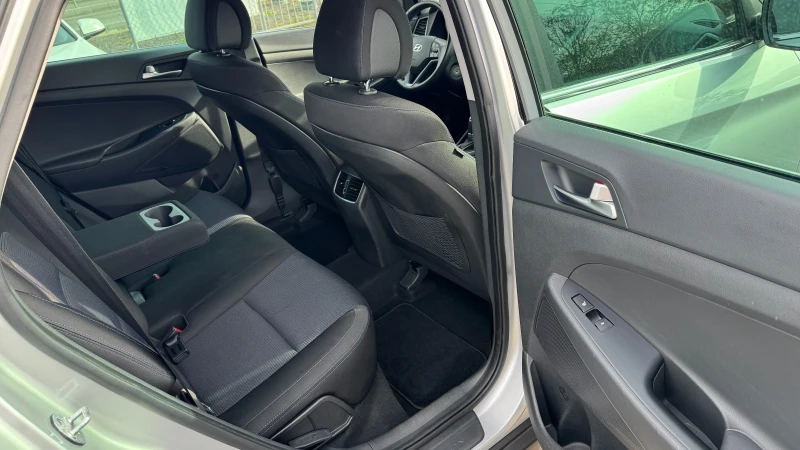 Hyundai Tucson 94х.км. ШВЕЙЦАРИЯ! Автоматик, 4х4, Navi, LED, Каме, снимка 14 - Автомобили и джипове - 52453835