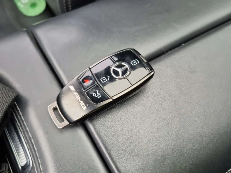 Mercedes-Benz GLE 63 S AMG * 360* HEADUP* AMBIENT* PANORAMA * CARFAX * , снимка 16 - Автомобили и джипове - 53598401