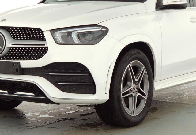 Mercedes-Benz GLE 400 d/ AMG/ 4-MATIC/ PANORAMA/ 360/ LED/ 20/, снимка 2 - Автомобили и джипове - 47660577