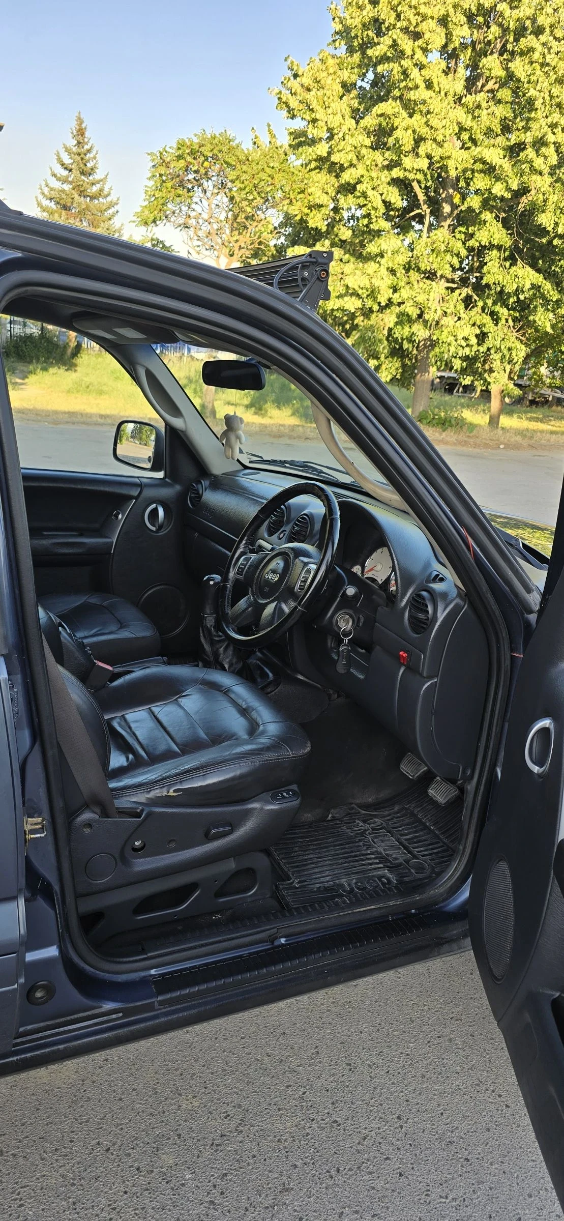 Jeep Cherokee 2.5 CRD Offroad  - изображение 10