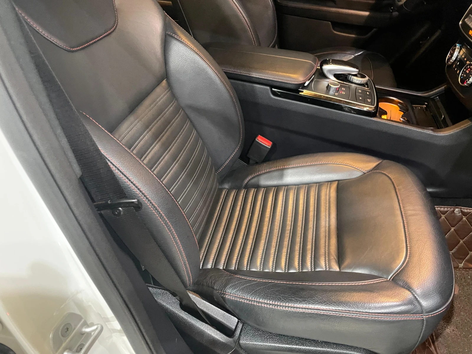 Mercedes-Benz GLE Coupe 350D ! 4matic ! AMG Line ! 9G-tronic !, снимка 11 - Автомобили и джипове - 54144712