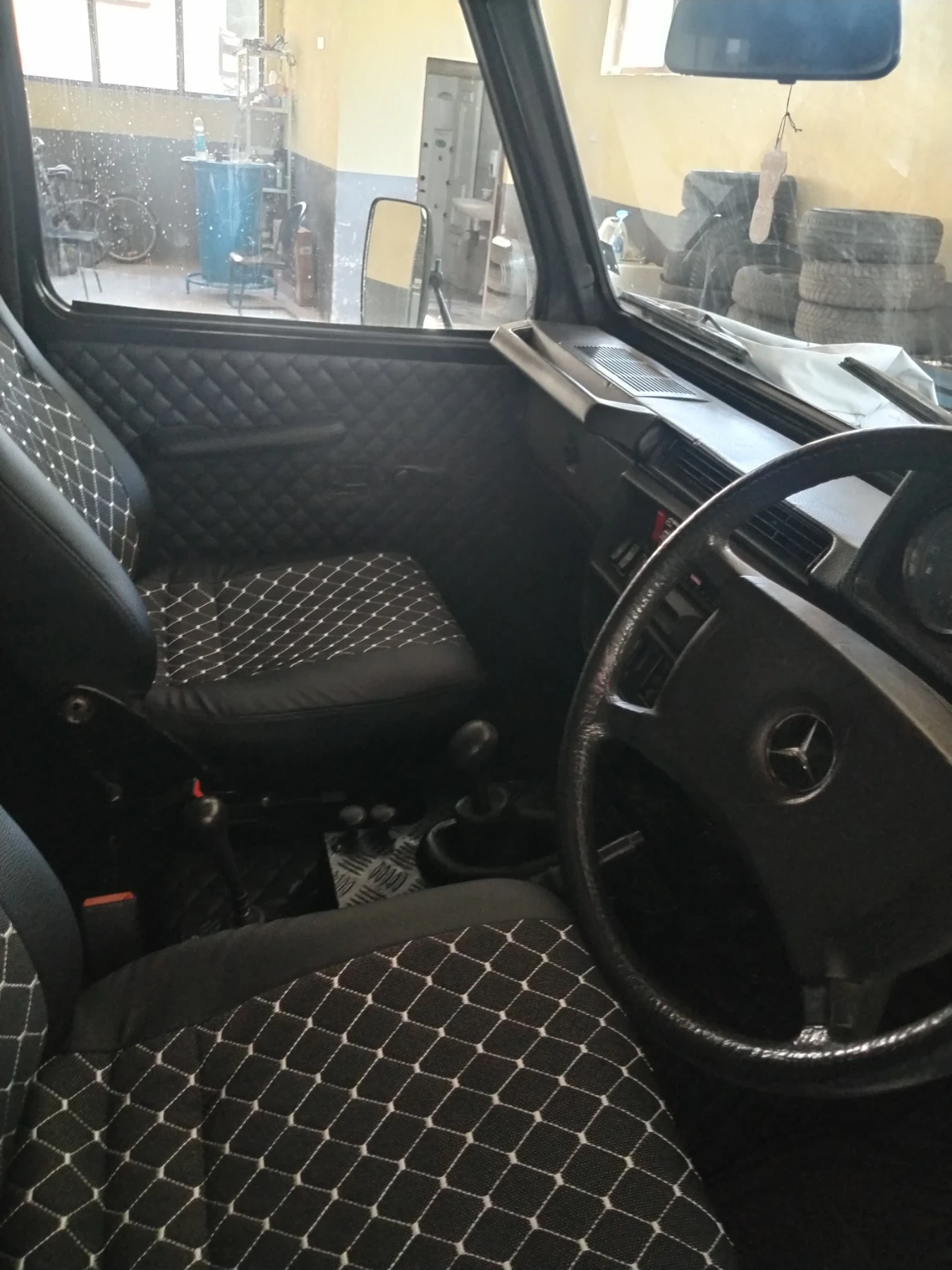 Mercedes-Benz G 300, снимка 12 - Автомобили и джипове - 55626563