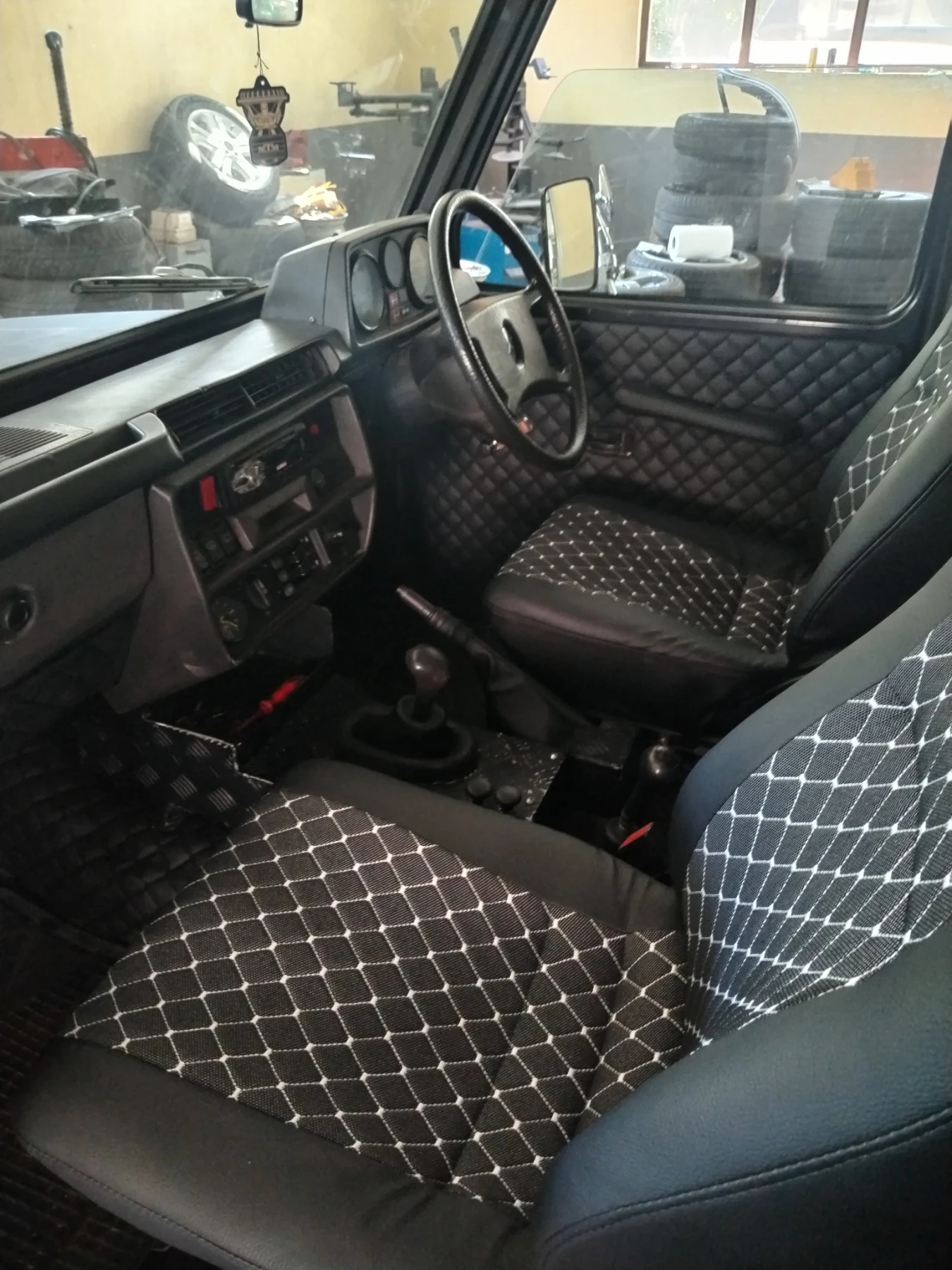 Mercedes-Benz G 300, снимка 9 - Автомобили и джипове - 55626563