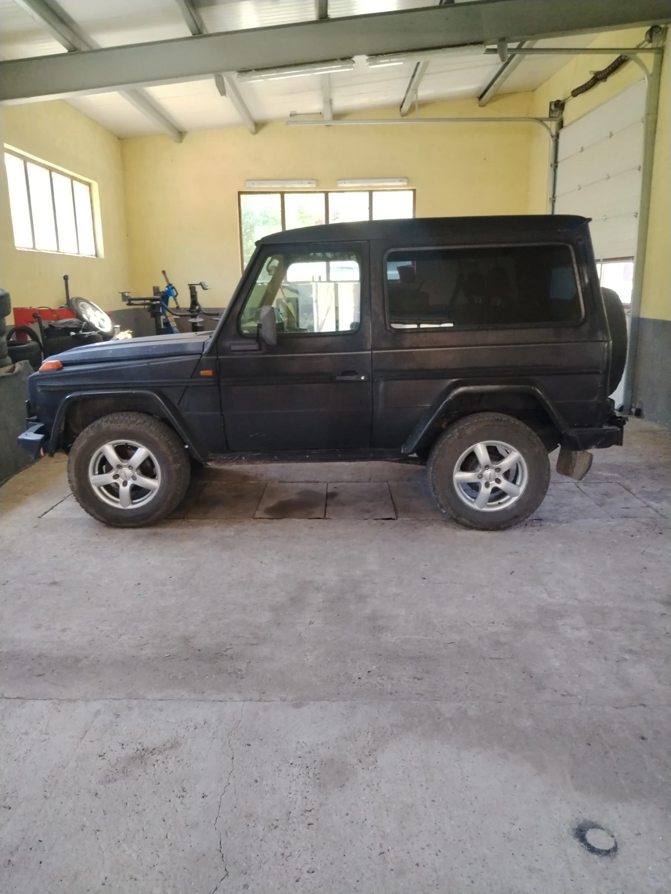Mercedes-Benz G 300, снимка 7 - Автомобили и джипове - 55626563