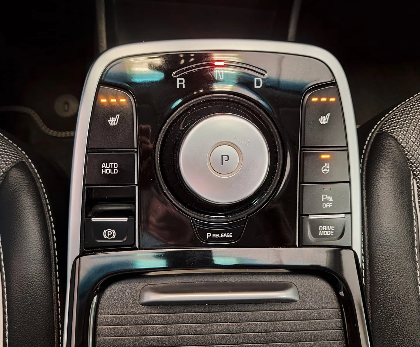 Kia Niro EV/204HP/NAVI/CAM/LED/CPLAY/KLESS/683q, снимка 9 - Автомобили и джипове - 56102649