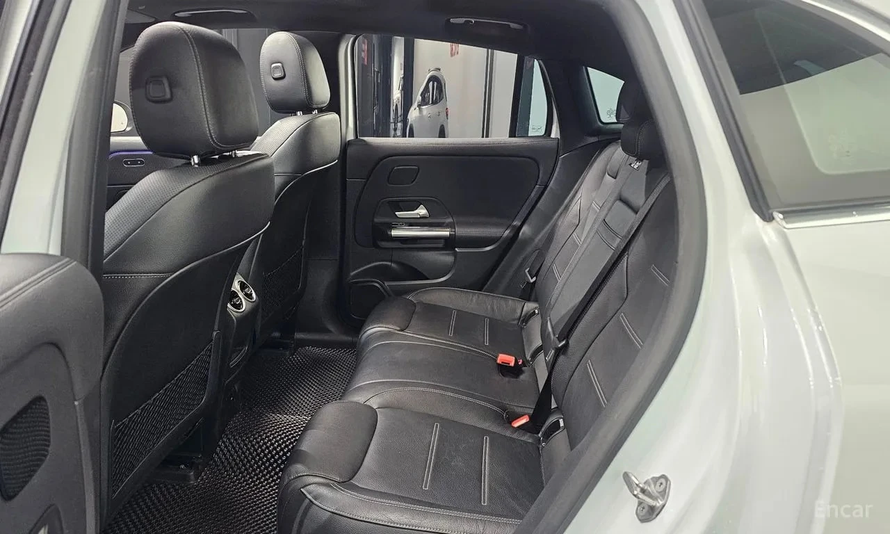Mercedes-Benz EQA * EQA250 AMG Package Plus * , снимка 11 - Автомобили и джипове - 56532483