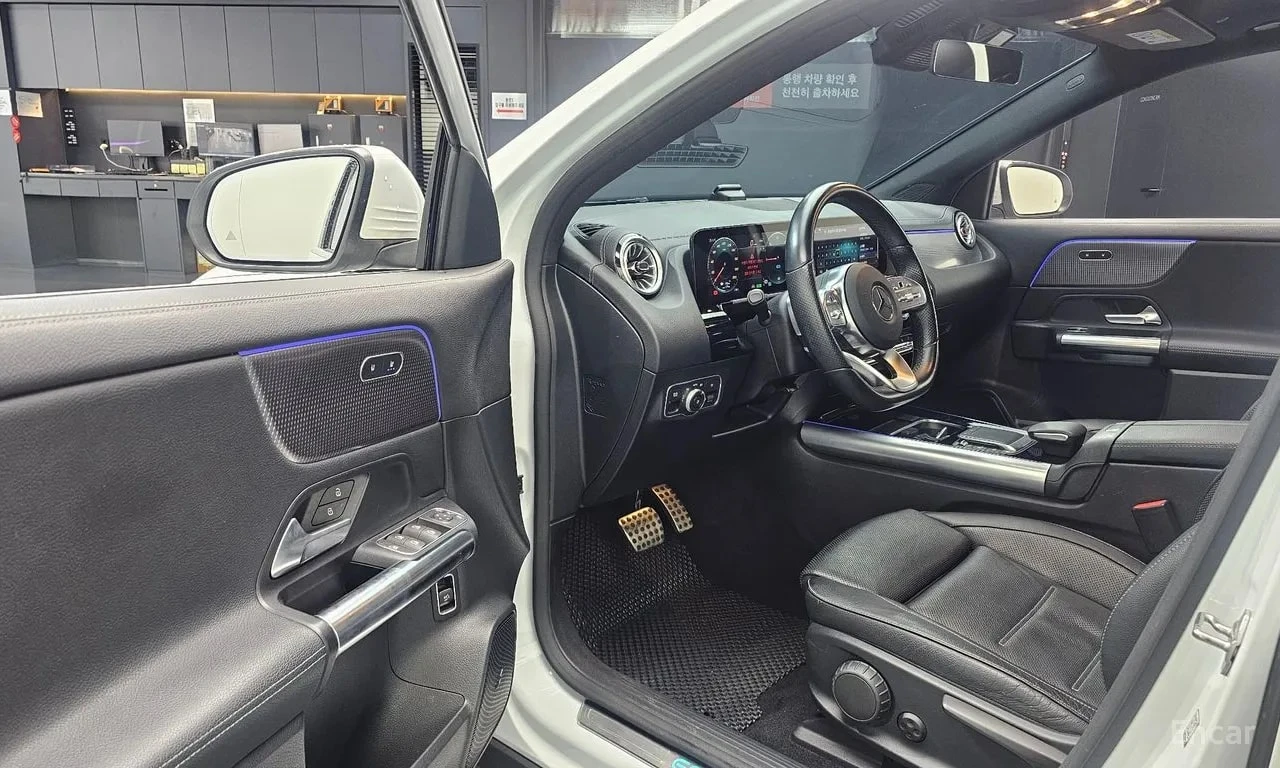 Mercedes-Benz EQA * EQA250 AMG Package Plus * , снимка 10 - Автомобили и джипове - 56532483