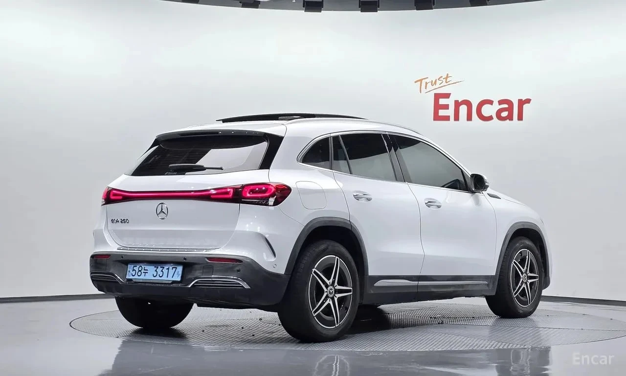 Mercedes-Benz EQA * EQA250 AMG Package Plus * , снимка 2 - Автомобили и джипове - 56532483