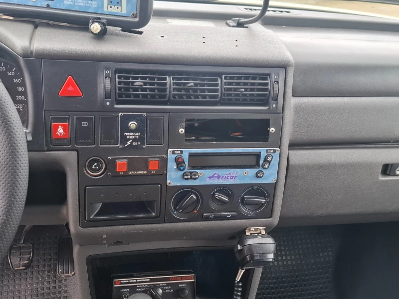 VW Transporter 2.5TDI/Климатик, снимка 8 - Бусове и автобуси - 53464951