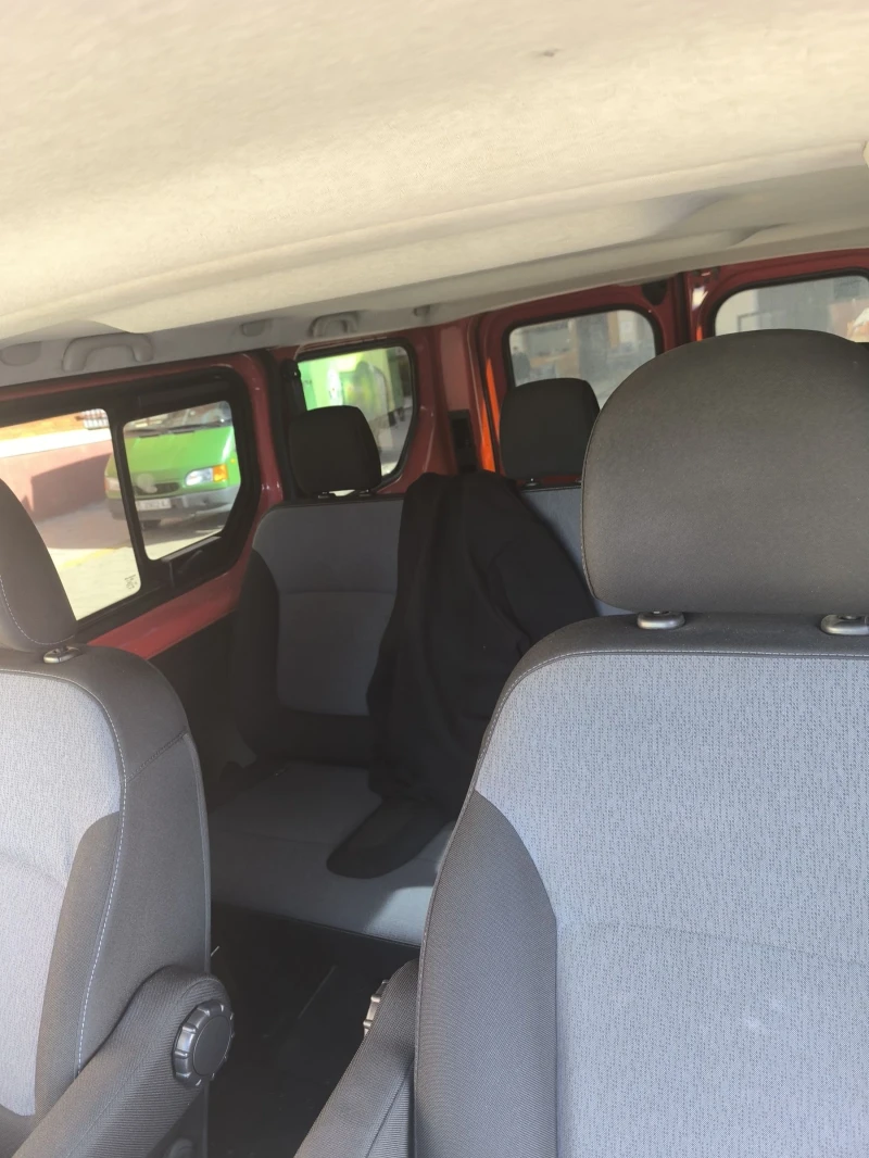 Opel Vivaro, снимка 7 - Бусове и автобуси - 53576696