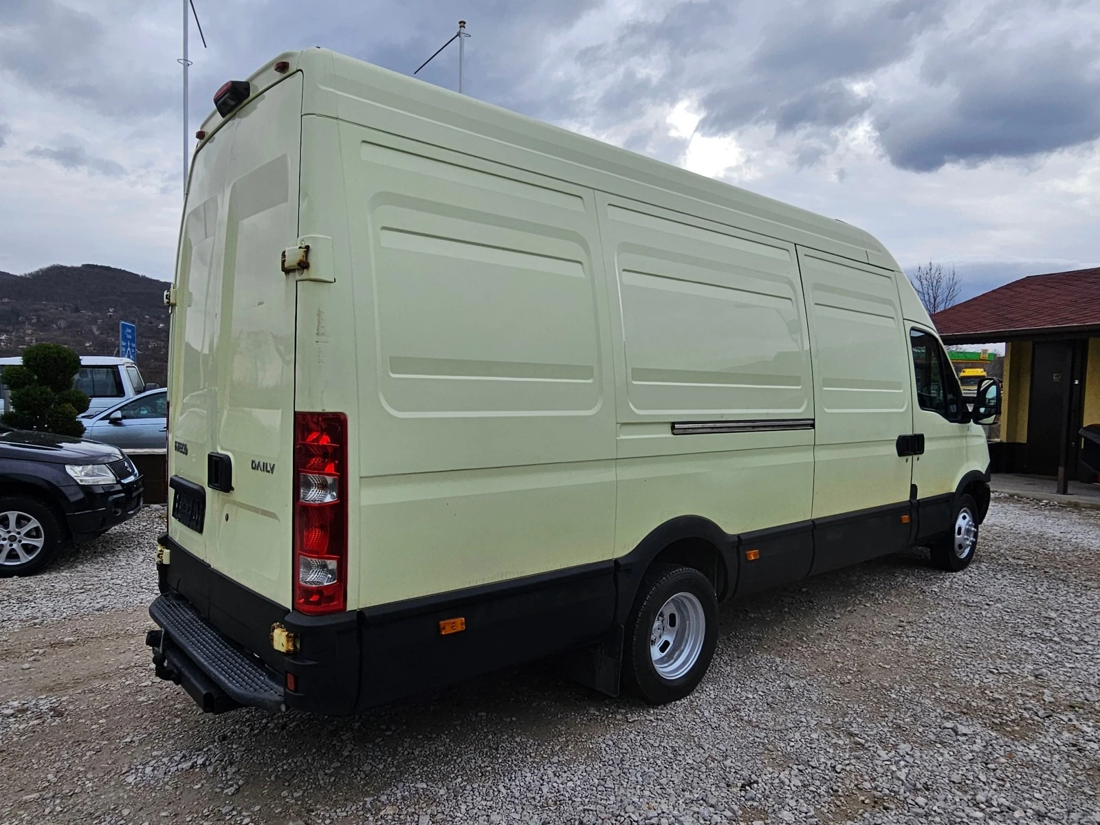 Iveco Daily 35C21 204кс ! ! ДЪЛГА БАЗА ! ! КЛИМАТИК - изображение 4