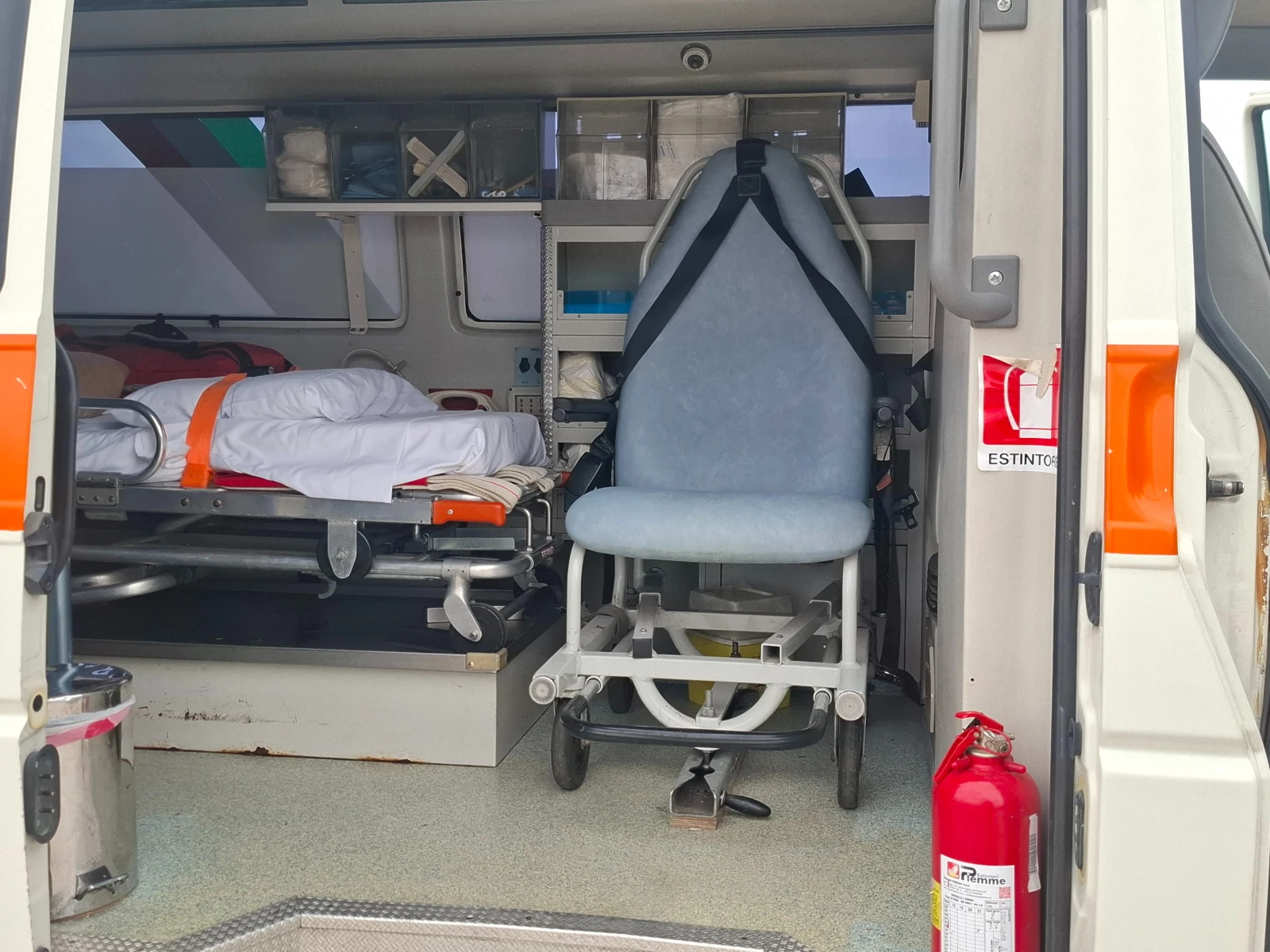 VW Transporter 2.5TDI/Климатик - изображение 10