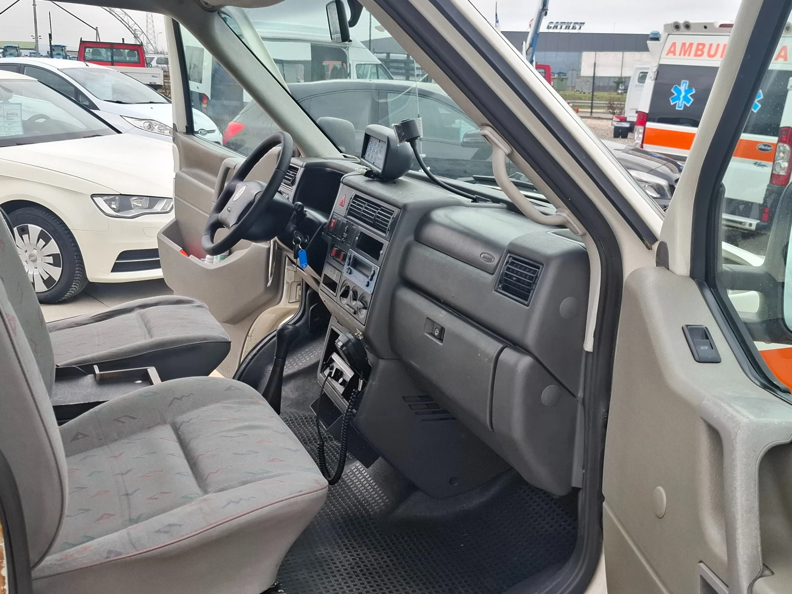 VW Transporter 2.5TDI/Климатик - изображение 9