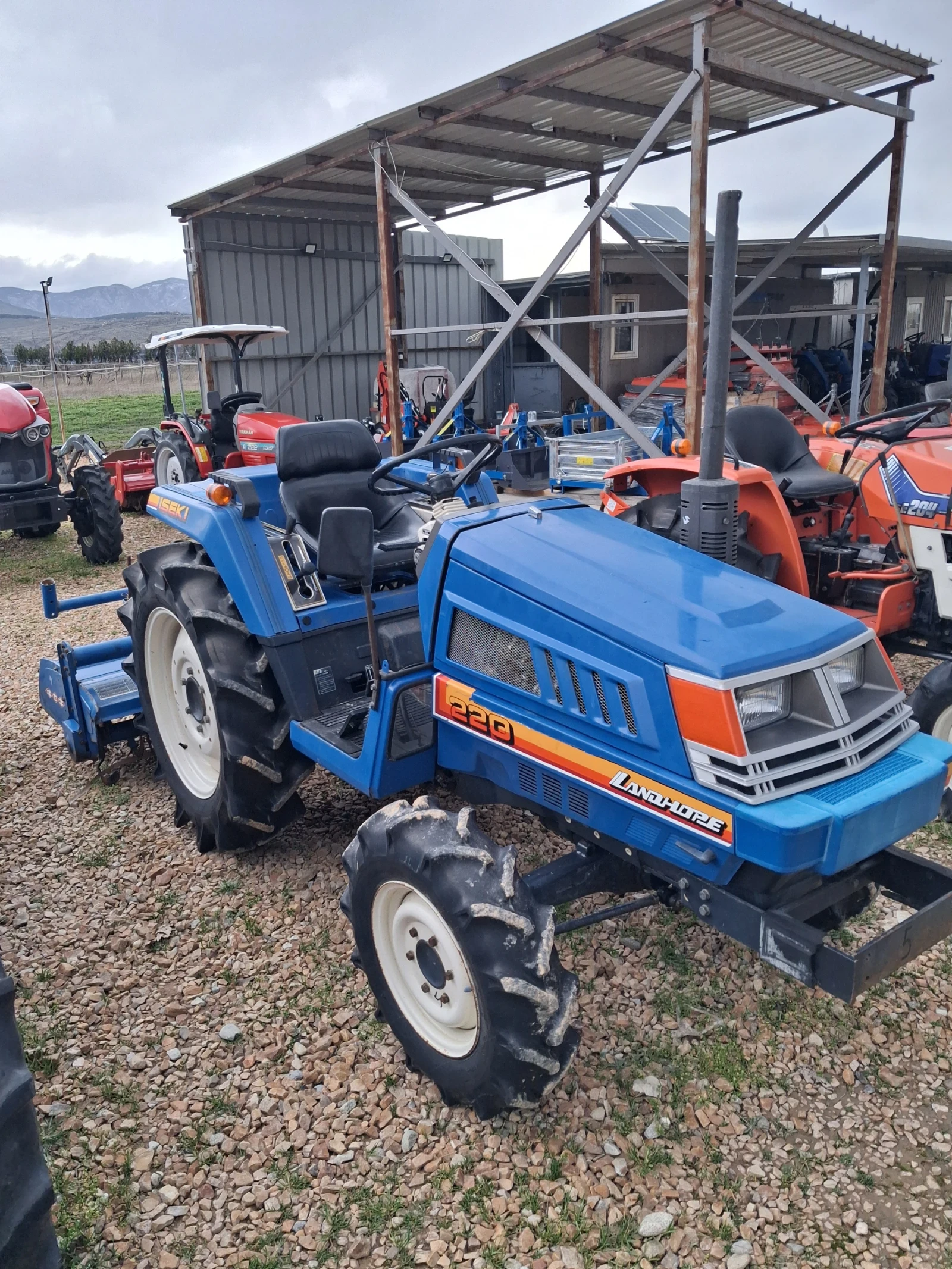 Трактор Kubota Скайтрак  - изображение 3