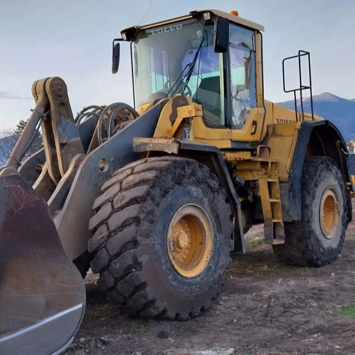 Челен товарач Volvo L150F