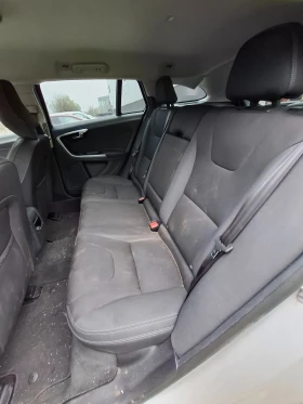 Volvo V60, снимка 17