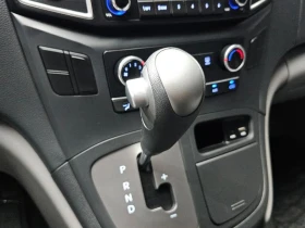 Hyundai Starex 2.5 Automatic, снимка 9