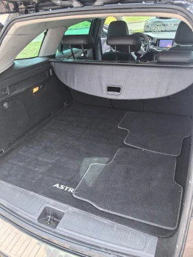 Opel Astra Sports Tourer Matrix, снимка 13