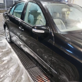 Mercedes-Benz E 220, снимка 5 - Автомобили и джипове - 53614575