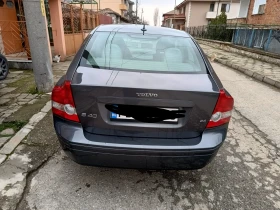 ������ Volvo C40