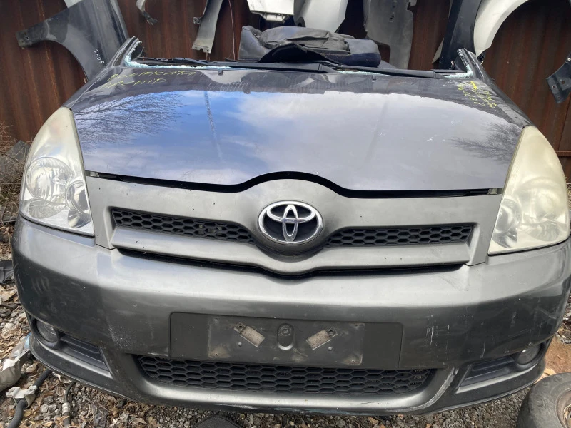 Toyota Corolla verso 2.2D4D, снимка 1 - Автомобили и джипове - 44338186