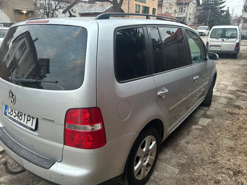 VW Touran, снимка 4 - Автомобили и джипове - 47481417