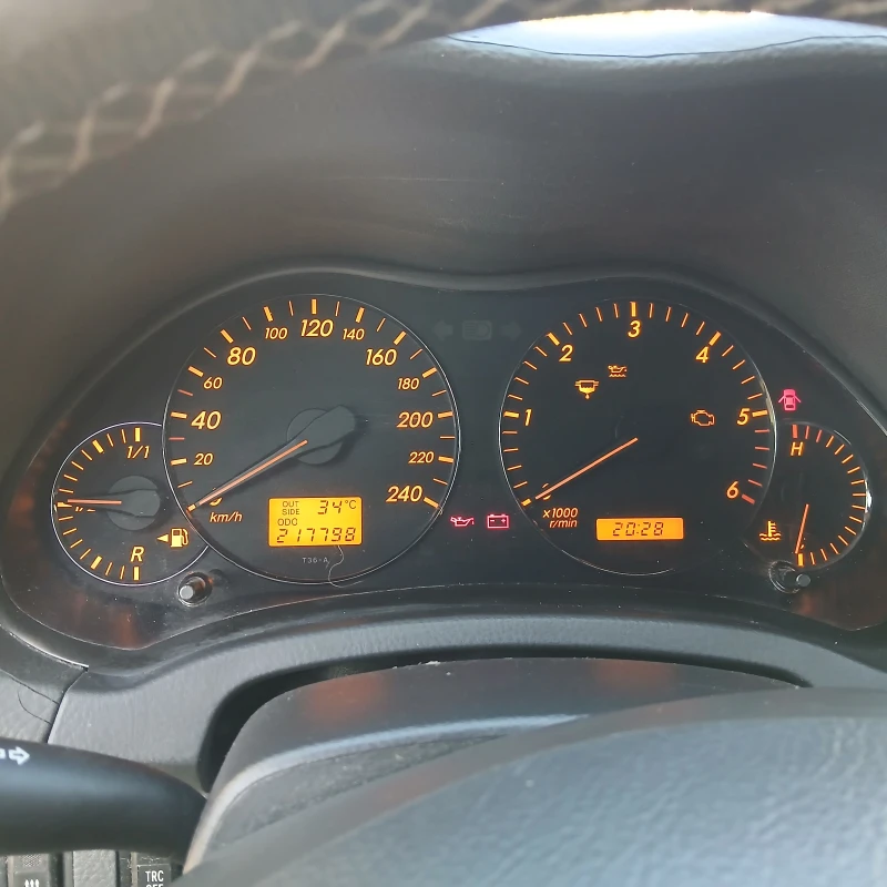 Toyota Avensis 2.0 TDI, снимка 7 - Автомобили и джипове - 52373091