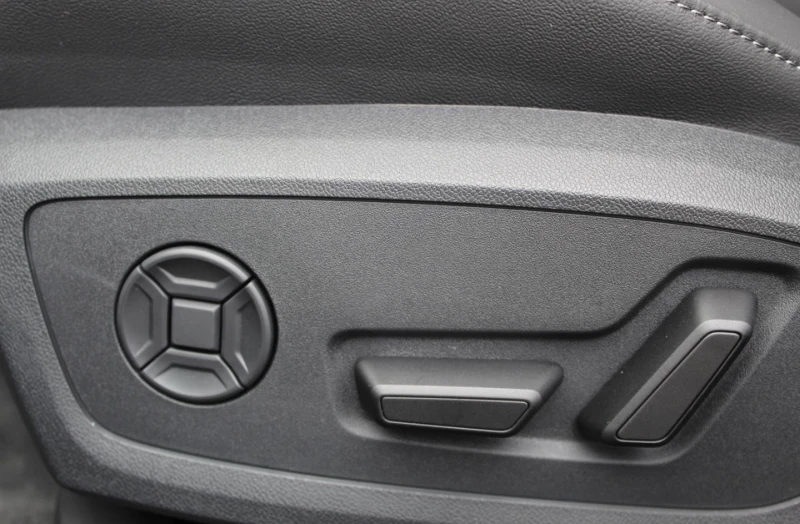 Audi A6 E-HYRBID/NEW MODEL/S-LINE/QUATTRO/ED. ONE/MATRIX/, снимка 7 - Автомобили и джипове - 51811246