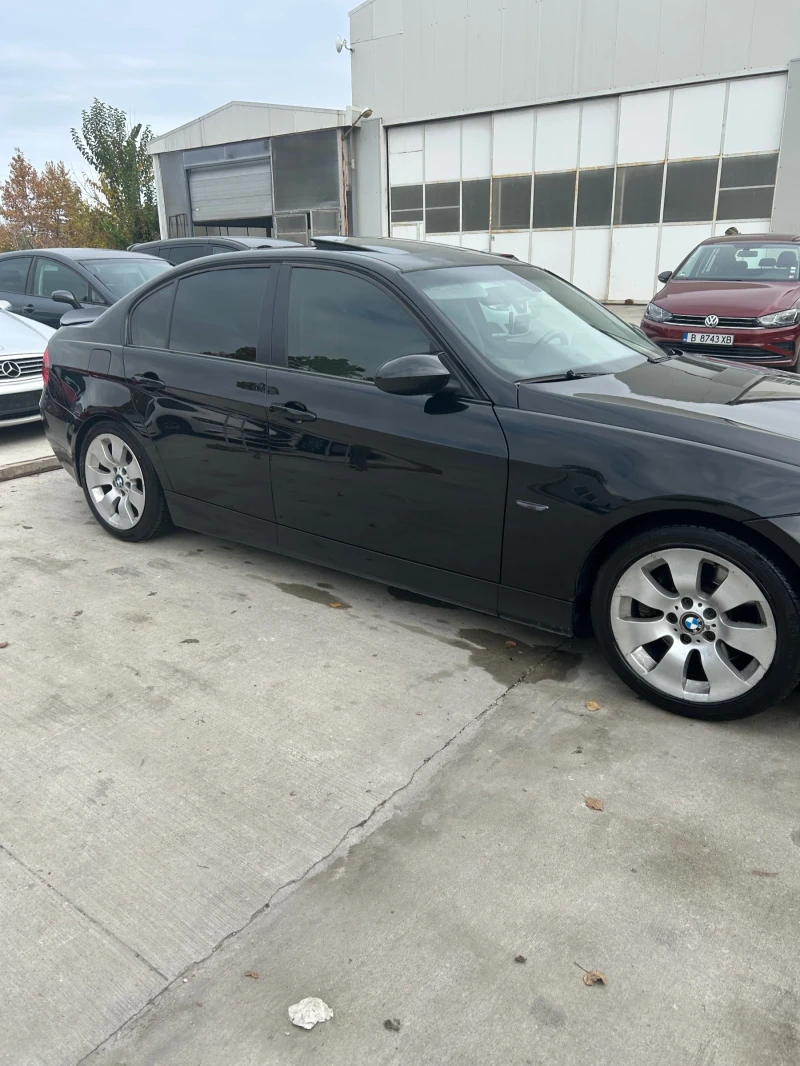 BMW 330 Benzin/lpg/NAVI, снимка 4 - Автомобили и джипове - 52596114