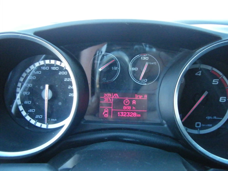 Alfa Romeo Giulietta 1.6JTD-m EURO 6B, снимка 9 - Автомобили и джипове - 52903616