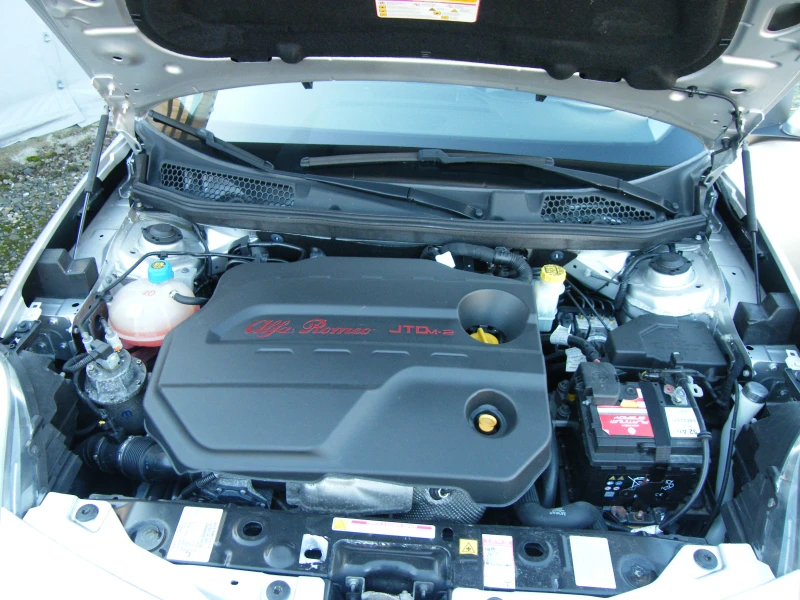 Alfa Romeo Giulietta 1.6JTD-m EURO 6B, снимка 17 - Автомобили и джипове - 52903616