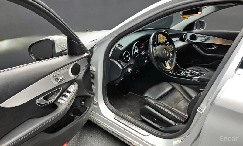 Mercedes-Benz C 220, снимка 11 - Автомобили и джипове - 53057859