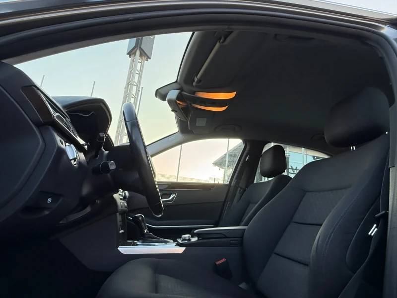 Mercedes-Benz E 200 ///AMG, снимка 9 - Автомобили и джипове - 53167626