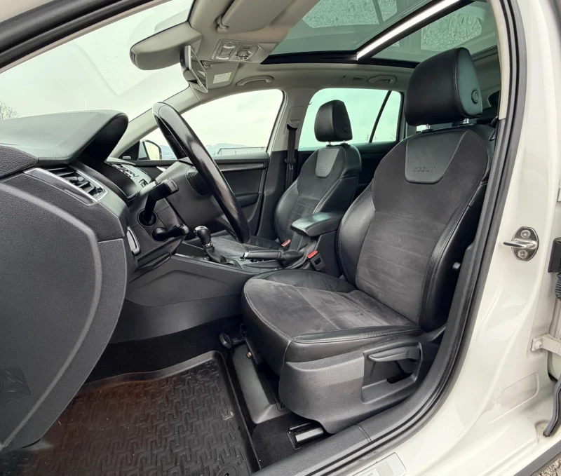Skoda Octavia SCOUT 2.0TDi 184кс * Дистроник* * Панорама* * DSG*, снимка 12 - Автомобили и джипове - 53182082