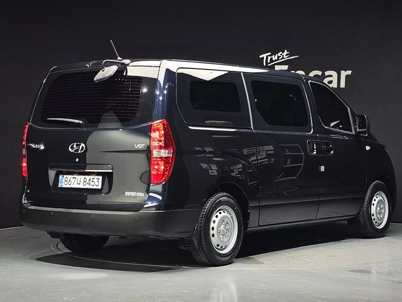Hyundai Starex 2.5 Automatic, снимка 2 - Автомобили и джипове - 55948336