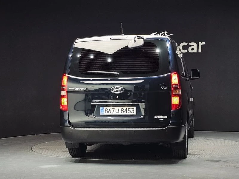 Hyundai Starex 2.5 Automatic, снимка 4 - Автомобили и джипове - 55948336