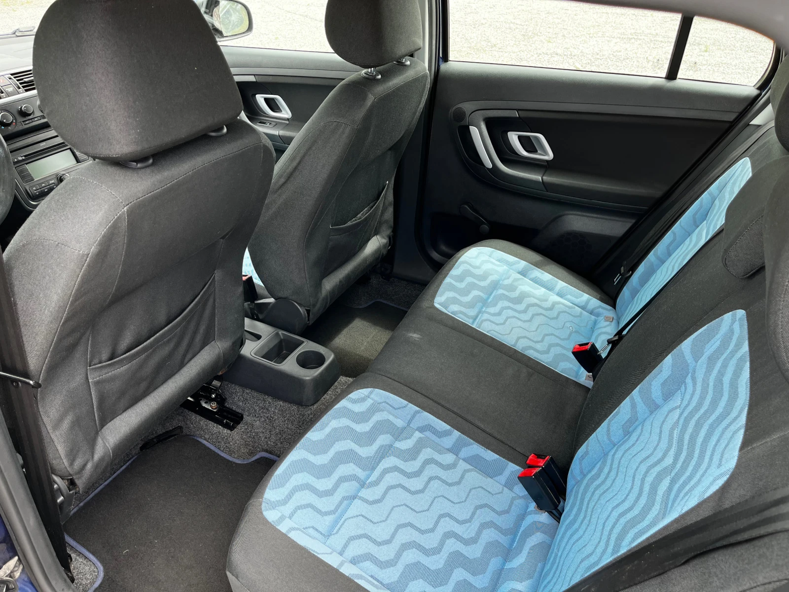 Skoda Fabia     GPL   | Mobile.bg   12