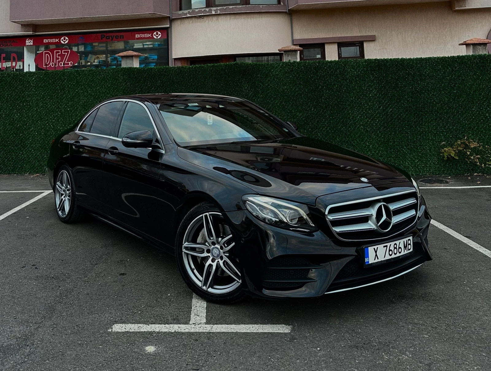 Mercedes-Benz E 220 AMG/9G-TRONIC/DIGITAL/HEAD UP/360CAMERA/ - [1] 