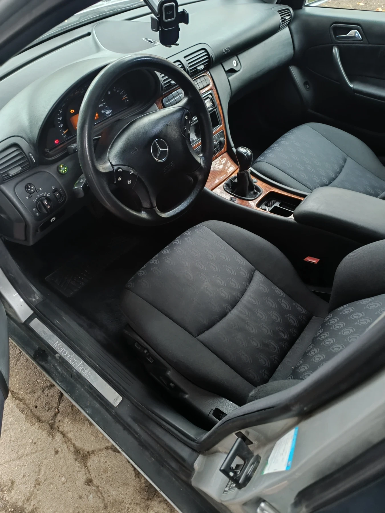 Mercedes-Benz C 180  - изображение 6
