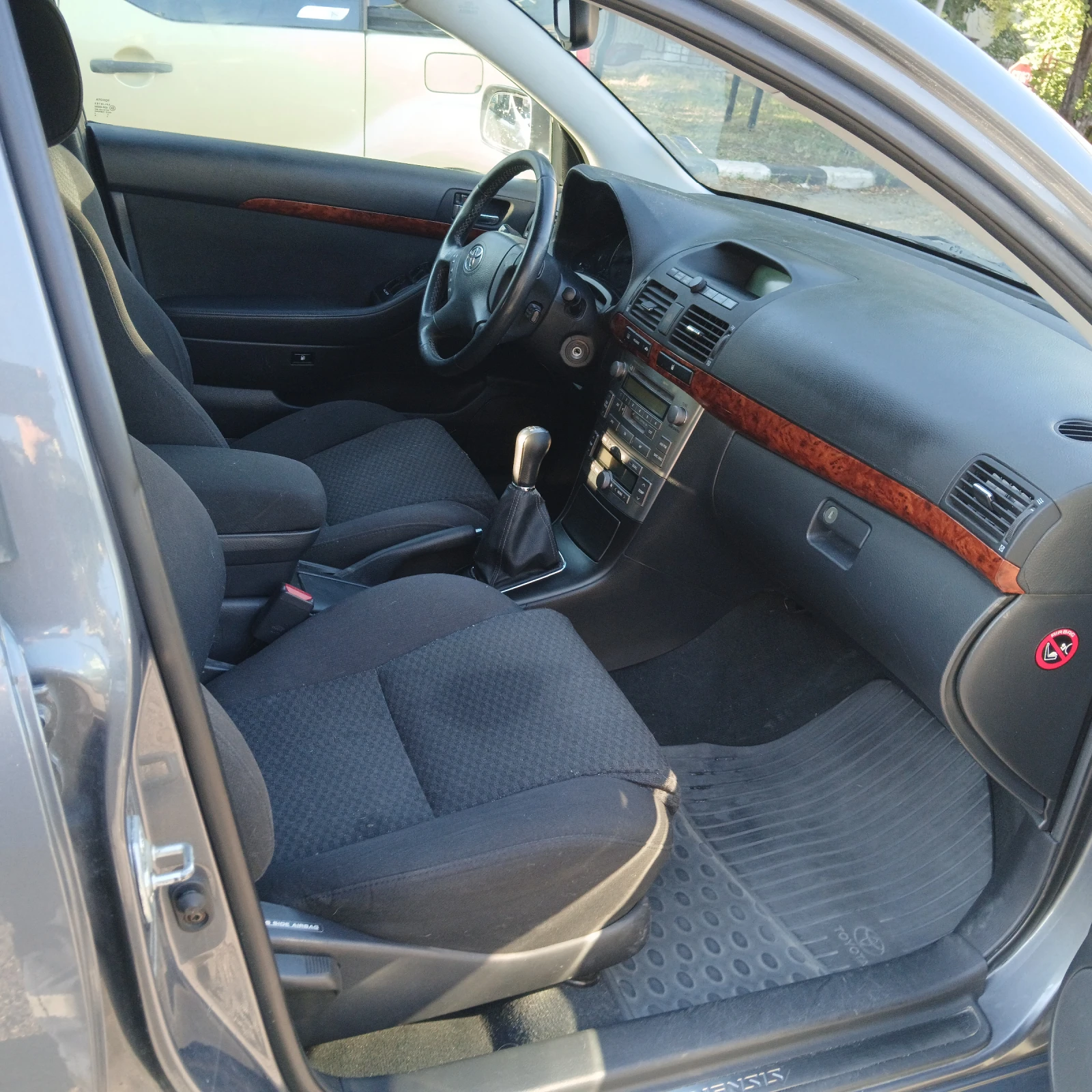 Toyota Avensis 2.0 TDI - изображение 10