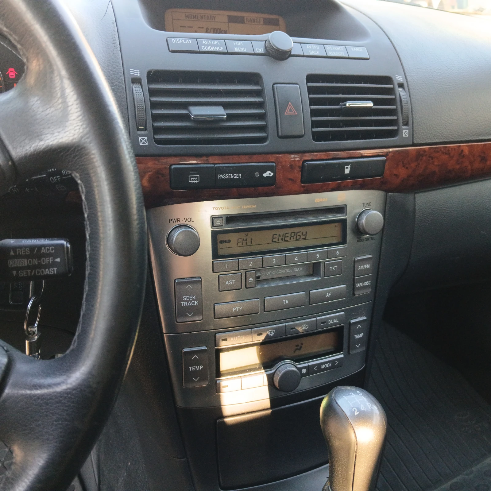 Toyota Avensis 2.0 TDI - изображение 8