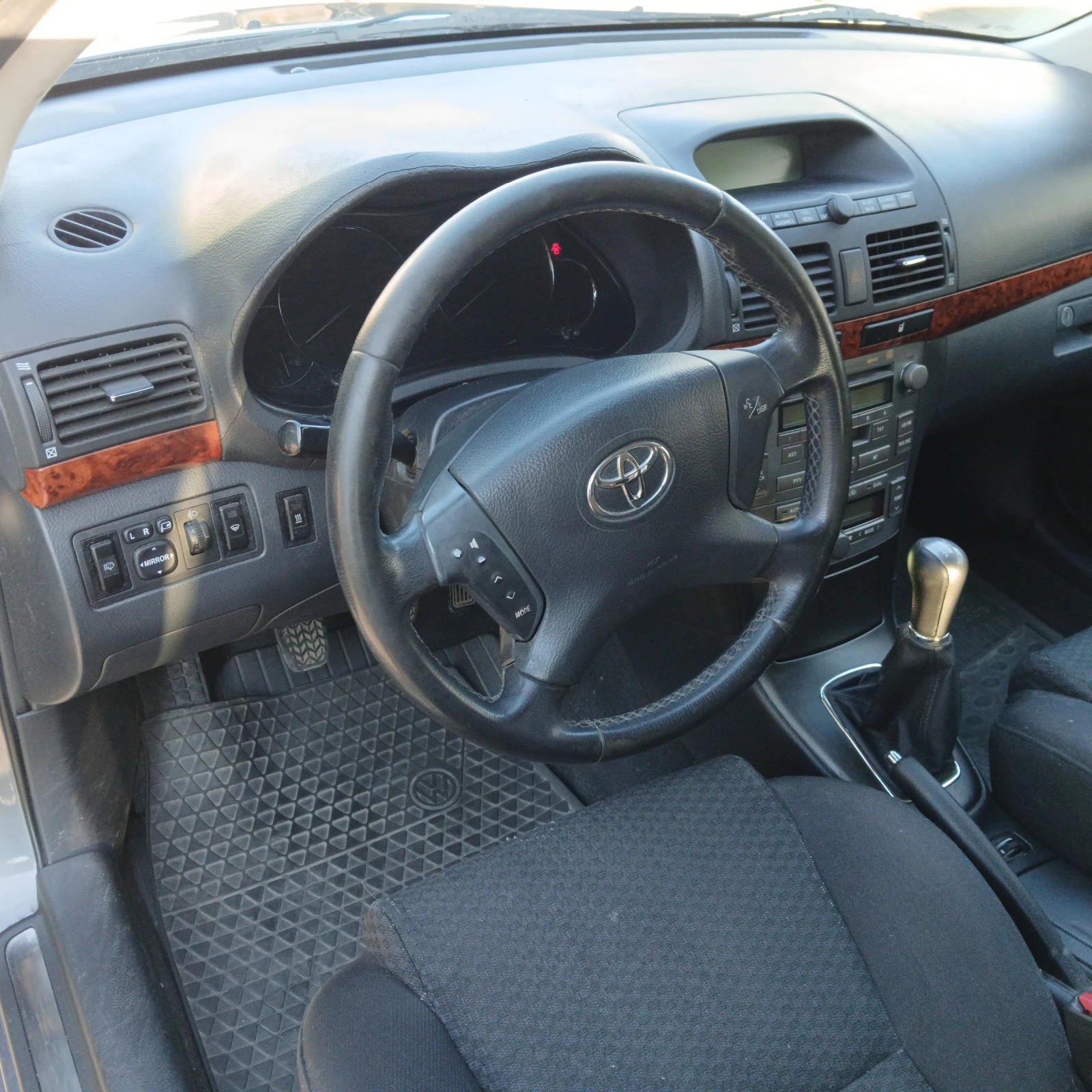 Toyota Avensis 2.0 TDI - изображение 5